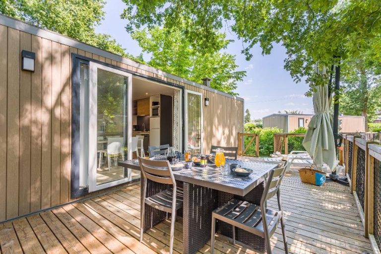 Location Mobil Home, Domaine de la Brèche en Anjou location-mobil-home-grand-confort-hebergement-camping-de-la-breche-varennes-sur-loire-anjou-maine-et-loire-pays-de-la-loire(1)