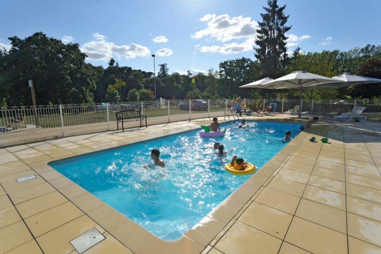 Camping *** des Rivières au bord de la Mayenne hebergement-emplacements-ombrages-camping-des-rivieres-daon-mayenne-pays-de-la-loire