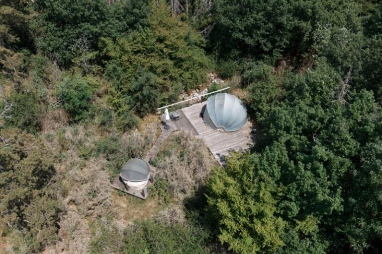 Bulle transparente pour nuit insolite dans le Haut-Jura