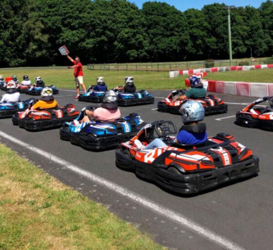 Karting : Circuit automobile EIA en Normandie pilotage-challenge-courses-karting-circuit-automobile-eia-pont-eveque-calvados-normandie