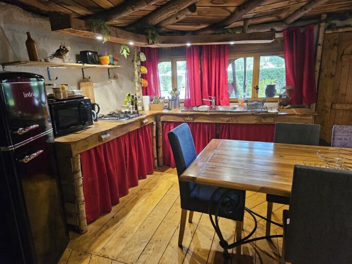 Cachette de Frodon Camping Le Cœur de la Forêt location-hebergement-insolite-weekend-sejour-romantique-nid-dans-arbre-cabanes-perchees-frodon-pierrefonds-oise-picardie-haut-de-france
