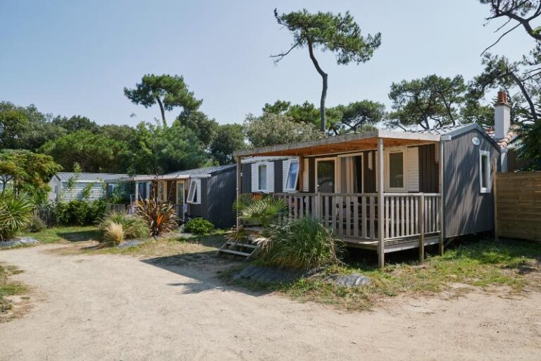 Camping *** de Mindin vue sur mer hebergement-sejour-bord-mer-ocean-camping-de-mindin-saint-brevin-les-pins-loire-atlantique-pays-de-la-loire