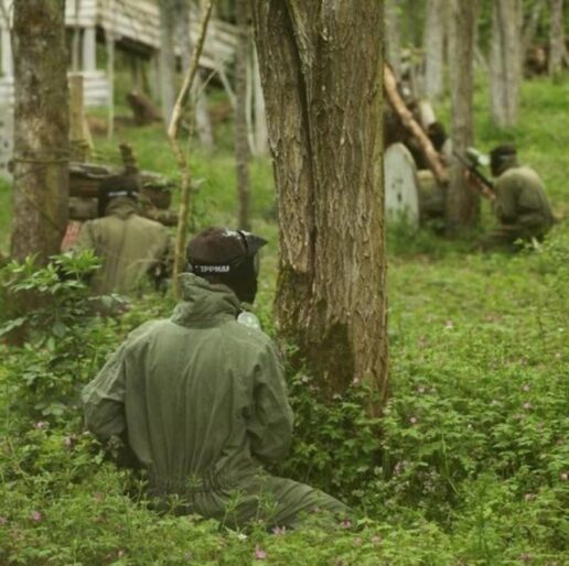 Léo parc Paintball, 4 terrains au coeur de la forêt d'Orléans paintball-terrains-parcours-aventure-branches-arbres-foret-famille-enfants-leo-parc-orleans-saint-jean-le-blanc-loiret