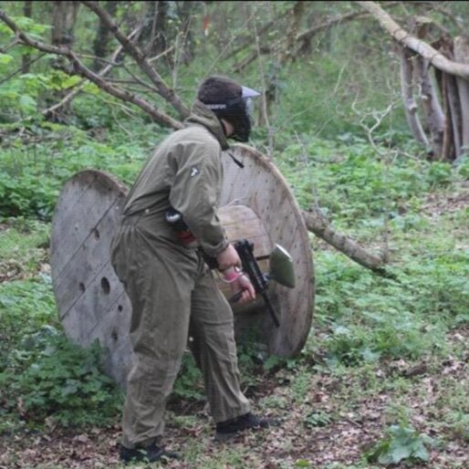 Léo parc Paintball, 4 terrains au coeur de la forêt d'Orléans paintball-terrains-parcours-aventure-branches-arbres-foret-famille-enfants-leo-parc-orleans-saint-jean-le-blanc-loiret
