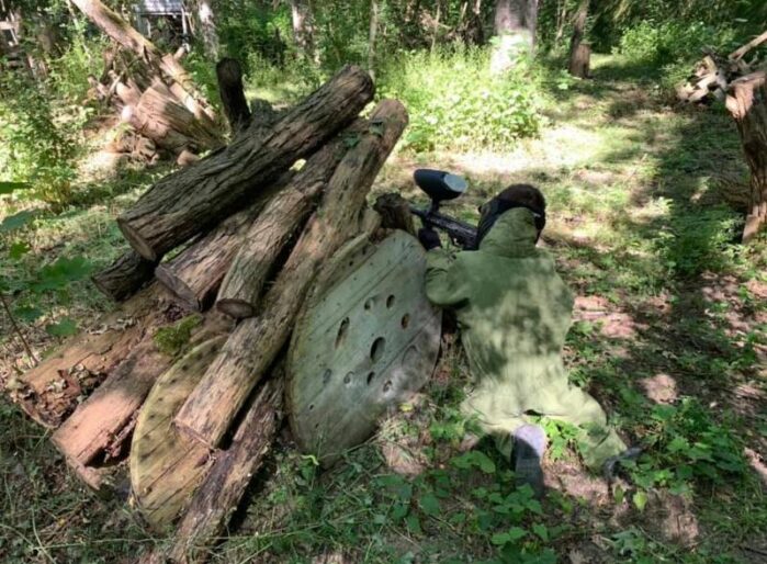 Léo parc Paintball, 4 terrains au coeur de la forêt d'Orléans paintball-terrains-parcours-aventure-branches-arbres-foret-famille-enfants-leo-parc-orleans-saint-jean-le-blanc-loiret
