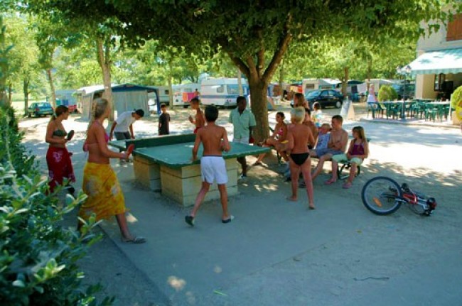 Camping *** Le Sous Perret en Ardèche camping-le-sous-perret-riviere-piscine-ardeche-famille