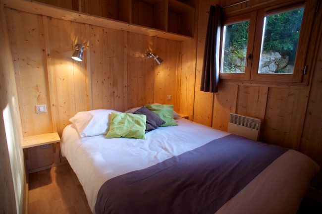 Les chalets Camping *** de la Forêt Jura-Doubs chalets-famille-locations-vacances-montagne-camping-de-la-foret-jura-doubs-levier