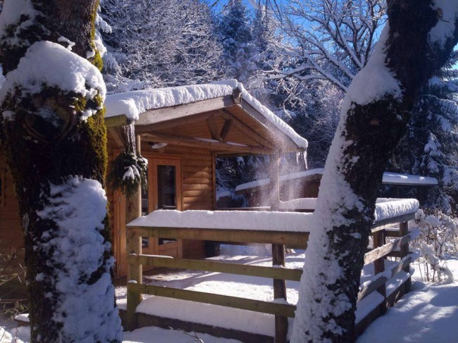 Les chalets Camping *** de la Forêt Jura-Doubs chalets-famille-locations-vacances-montagne-camping-de-la-foret-jura-doubs-levier