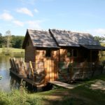 Cabanes sur l'eau, weekend insolite amoureux Bretagne sejour-atypique-cabane-sur-eau-weekend-insolite-sejour-amoureux-vacances-famille-nuit-cabane-amis-cottage-mobilhome-gite-hotel-loisirs-detente-golf-centre-equestre-equitation-cheval-ormes-domaine-reso