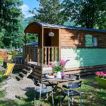 Roulotte dans camping insolite en Savoie