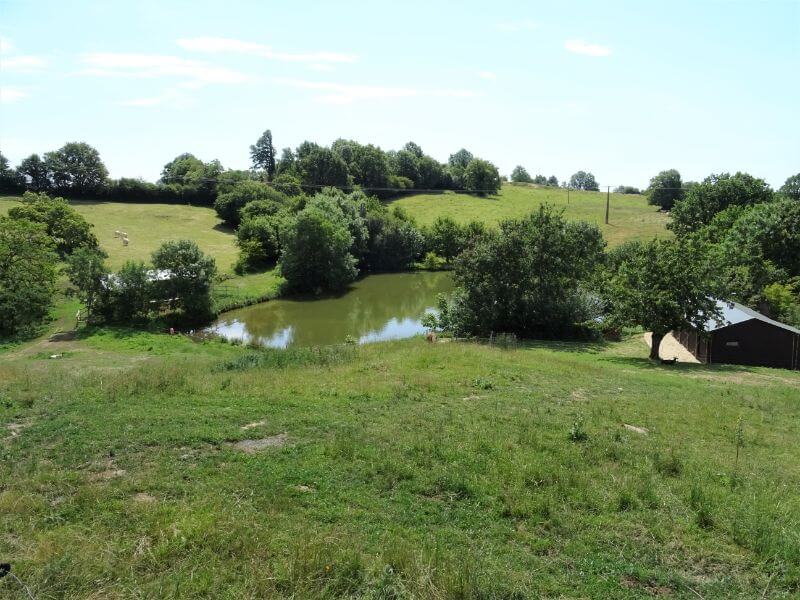 Terre et eau Chambre d'hôtes - tables d'hôtes - Puy du Fou - à la ferme - calme - Vendée